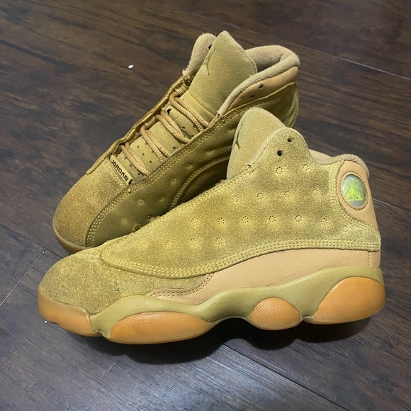 Air Jordan 13 Retro Wheat Tan suede size kids basketball shoes